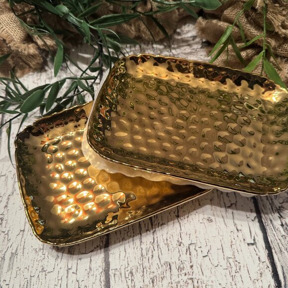 NWT Set of 2 Gold Serving Trays - Picture 1 of 2